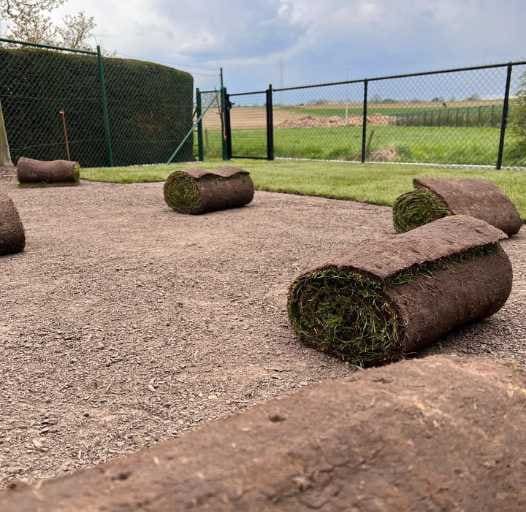 Graszoden klaar om gelegd te worden